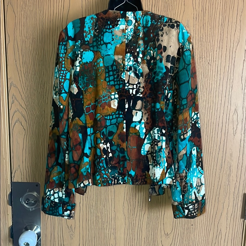 ❄️3/$15❄️Colorful Abstract Pattern Jacket - Picture 7 of 11